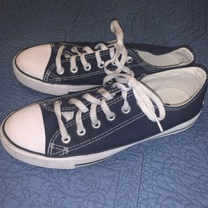 Unisex Blue Converse tennis shoes
